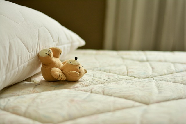 ** Mleko nocne vs. suplementy melatoniny: Które rozwiązanie jest bardziej efektywne i bezpieczne dla poprawy snu? - 5 2025